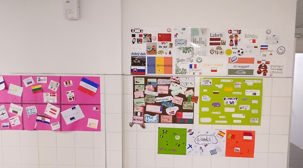 Fresque de mots en langues étrangère