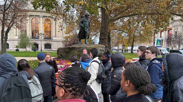 Lycéens à la commémoration de l'Armistice du 11 novembre 1918