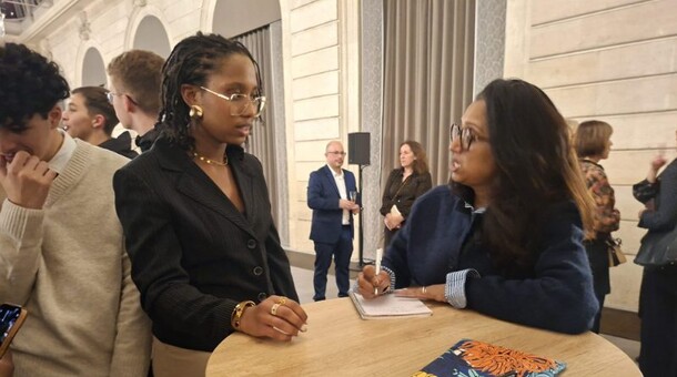 Jeunes jurés à la cérémonie de remise du prix Goncourt des lycéens 2025 à l'Elysée