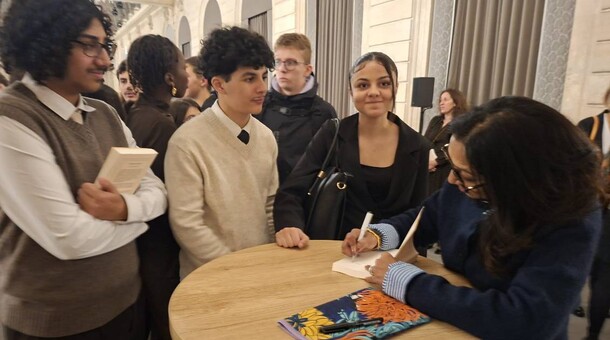 Jeunes jurés à la cérémonie de remise du prix Goncourt des lycéens 2025 à l'Elysée